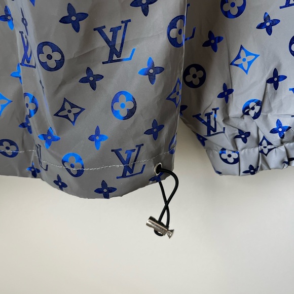 Reflective Windbreaker - Large - Picture 9 of 11